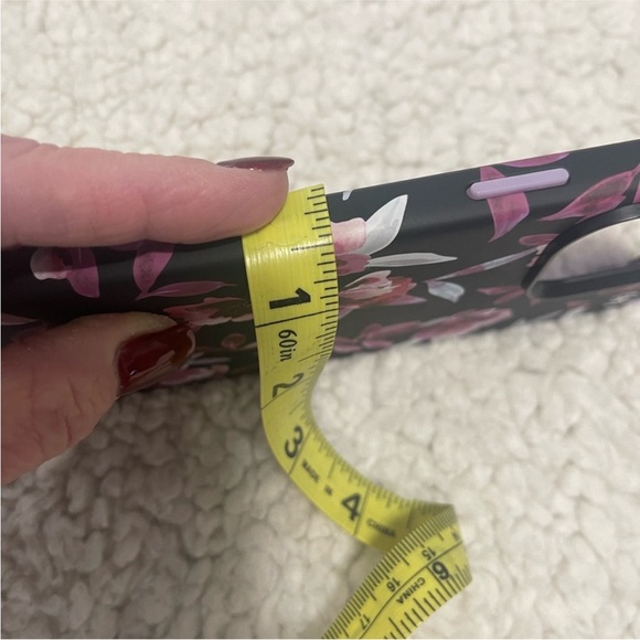 Speck Presidio spring purple iPhone 14 Pro Max Mag Safe - Picture 5 of 7